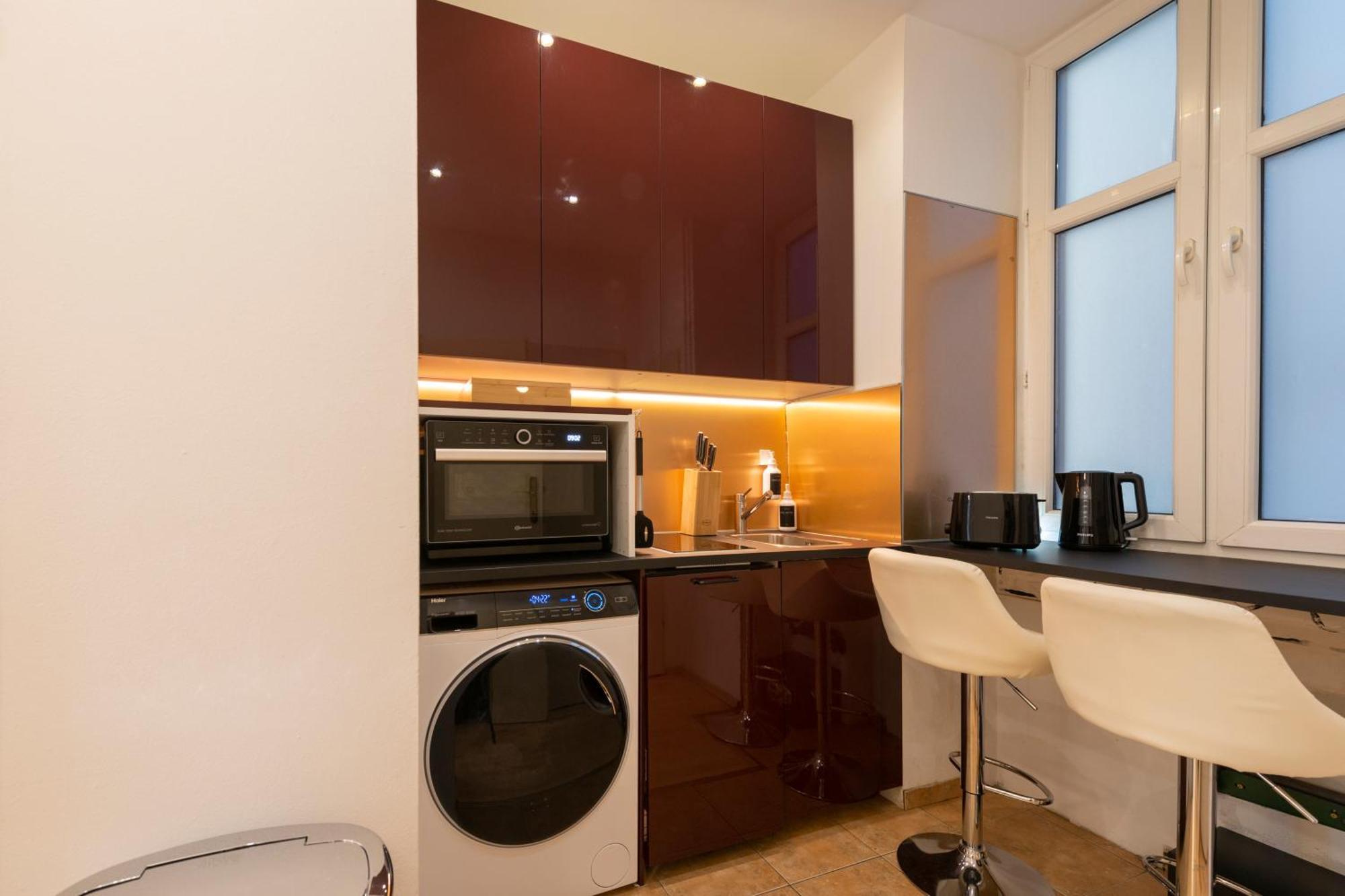 Home Suites Home Wina Bagian luar foto